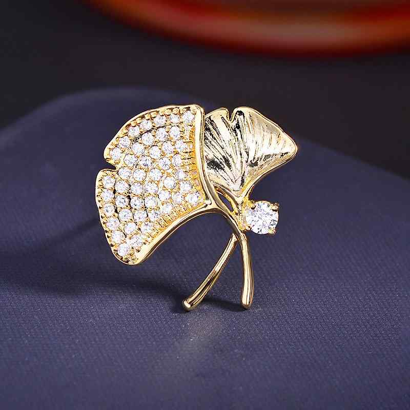 ・種類: ブローチ・対象: 女性用・スタイル: シンプル・スタイル分類: ファッション通勤・デザイン: リーフ・人気要素: イチョウ・人気要素分類: 植物花卉・主な素材: 銅、キュービックジルコニア・加工: 電鍍・カラー: ゴールド・機能:...