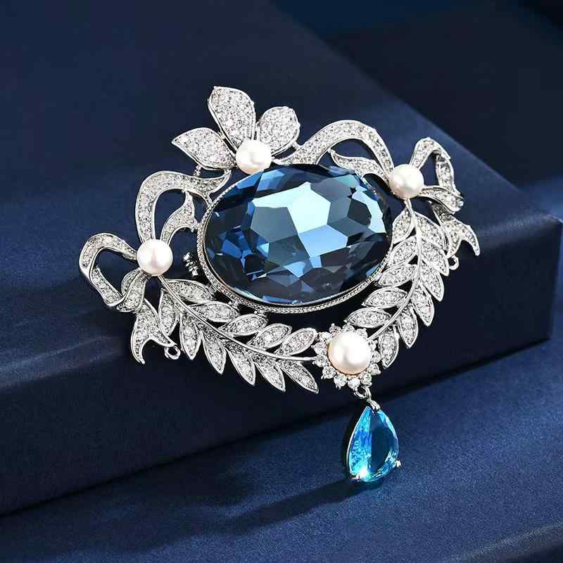 ブローチ レディース レトロ 豪華 ブルークリスタル ペンダント 胸飾り シルバーカラー 上品 エレガント 高級感 フォーマル 結婚式 入学式 卒業式 パーティー ジャケット スーツ アクセサリー 服飾小物