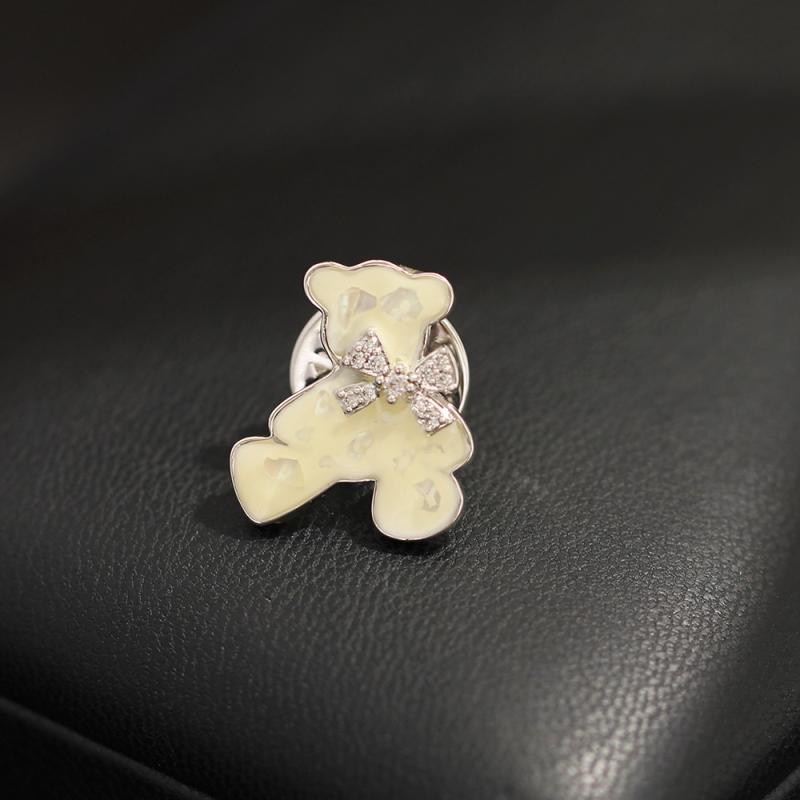 ブローチ レディース クマ リボン ラインストーン エナメル ホワイト シルバー 襟ピン 胸元隠し 固定ピン 安全ピン シンプル かわいい 合わせやすい オフィス カジュアル アクセサリー 真鍮製