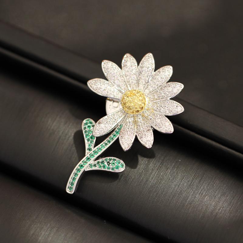 ブローチ 男女兼用 ユニセックス 向日葵 ジルコニア マイクロパヴェ 強力マグネット 露出防止 胸元隠し..