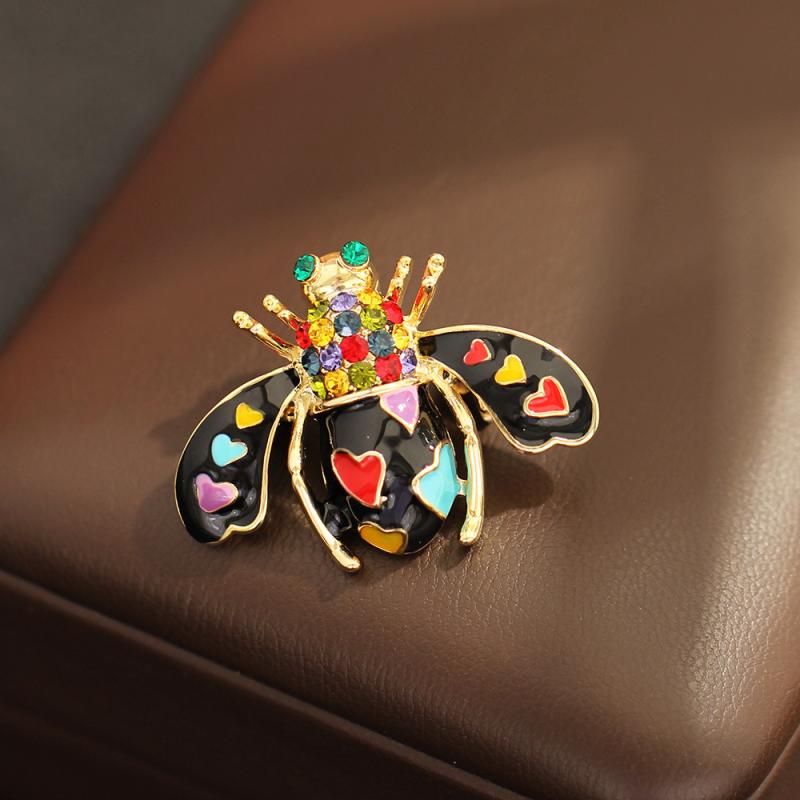 ブローチ 男女兼用 欧米風 ユニーク エナメル加工 カラフル 甲虫 昆虫モチーフ ゴールドメッキ 合金製 普段使い カジュアル ビジネス フォーマル おしゃれ アクセサリー ジュエリー