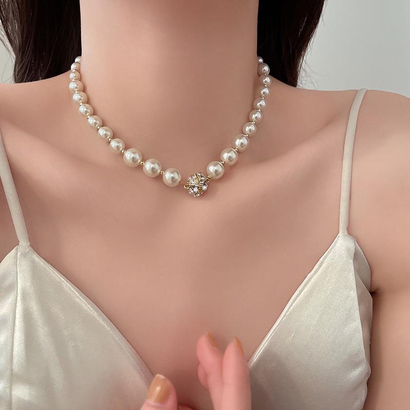 ネックレス レディース フレンチ レトロ パール 上品 個性的デザイン 高見え マグネット式 チョーカー 大ぶり 合金 ハンドメイド 首飾り