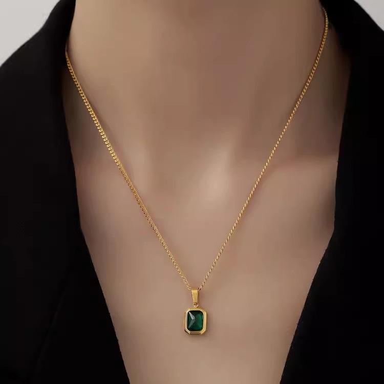 Pearl White - ネックレス レディース 欧米風 シンプル エメラルドグリーン ペンダント チタン鋼製 ゴールド 幾何学 八角形 高見え 高級感 デザイン性 チョーカー ロングネックレス アクセサリー オフィス カジュアル フォーマル 普段使い