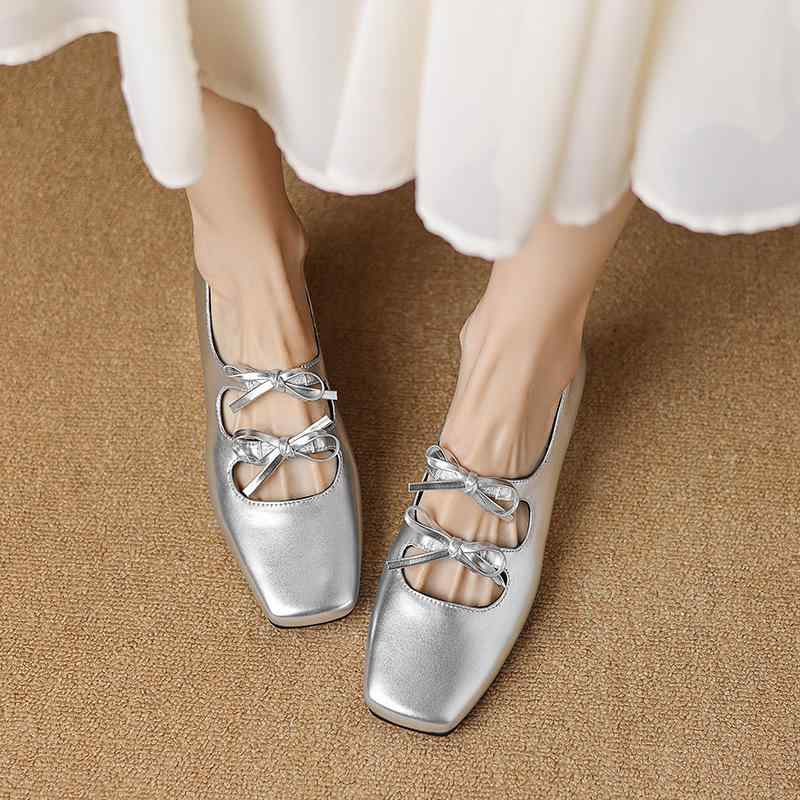 パンプス レディース インヒール ローヒール ウェッジソール 無地 リボン スクエアトゥ バックルストラップ スリッポン 合成皮革 フェイクレザー 春秋 ブラッ...