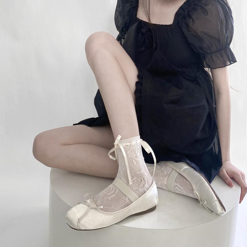 靴下 レディース ガールズ 春夏 薄手 オフホワイト 薔薇 レース 透かし編み リボン ショートソックス ..