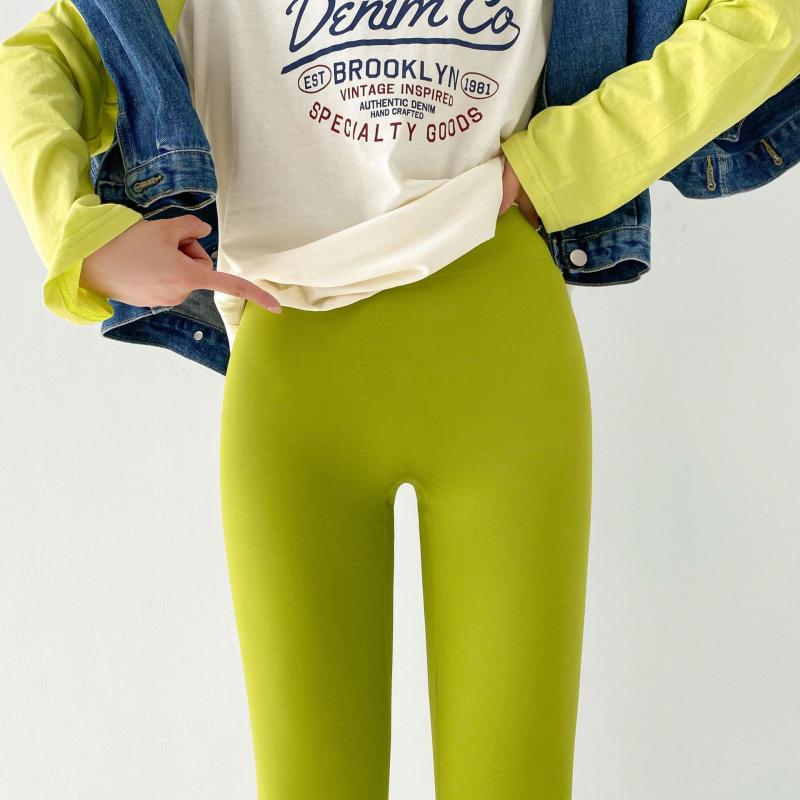 ヨガウェア レディース 女性用 ハイウエスト シームレス レギンス 桃尻 ヒップアップ 裸感 ストレスフリー 快適 アンクル丈 フィットネス スポーツ トレーニングパンツ ナイロン スパンデックス スリムフィット 秋冬