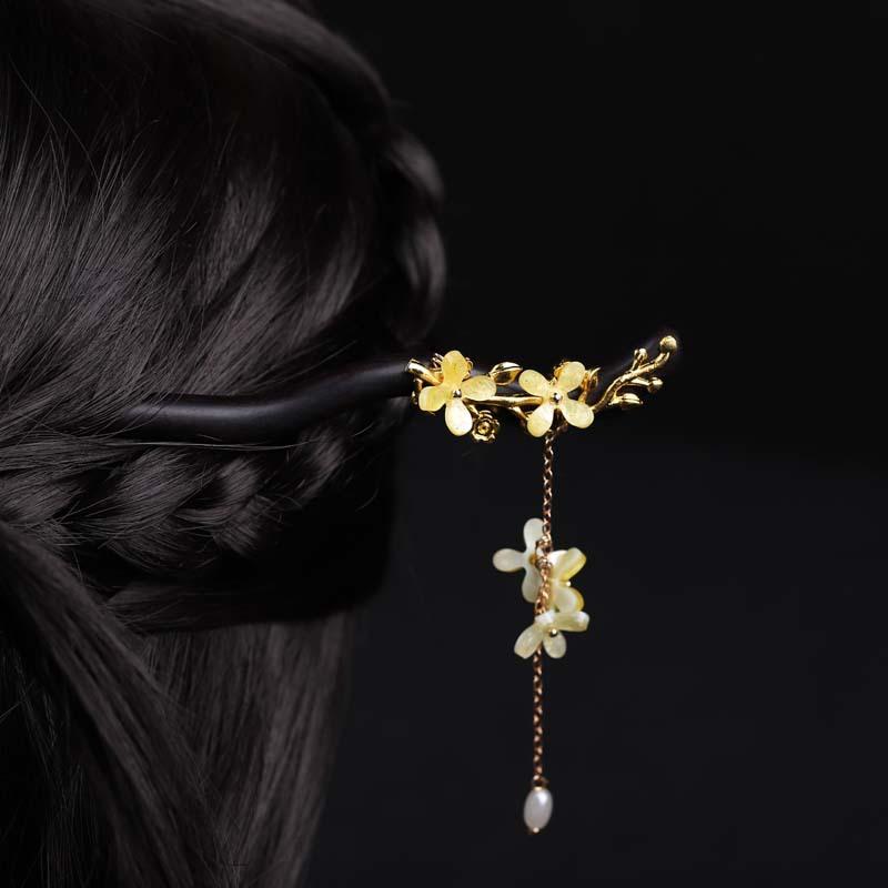 ・カテゴリ: 頭飾り・主な素材: 木材・スタイル: レトロ・デザイン: 花柄・カラー: 紫檀金木犀簪・おすすめ用途: 結婚式、誕生日、旅行記念、祭り、引越し祝い、展示会、販促品、社員特典、周年記念、ビジネスギフト、開業祝い、記念品、広報活動