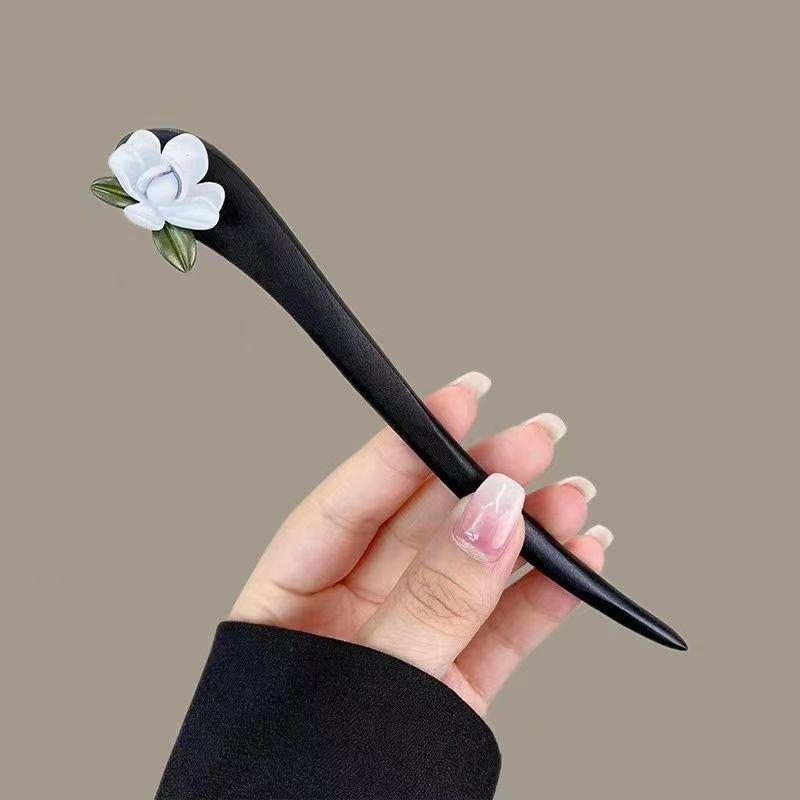 かんざし レディース クチナシ 花モチーフ 木製 ウッドスティック シンプル 普段使い まとめ髪 ヘアアレンジ シニヨン 髪飾り 上品 エレガント 高級感 古風 和装 着物 浴衣