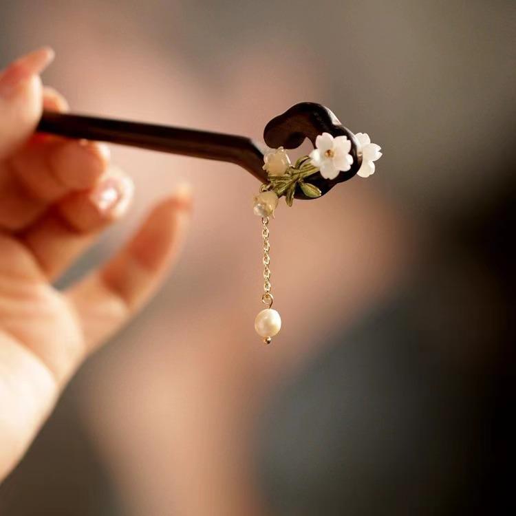 かんざし レディース 女性用 木製 スズラン 花モチーフ 上品 エレガント チャイナドレス 漢服 和装 レ..