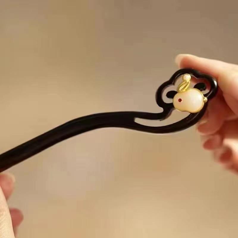 ・カテゴリ: 頭飾・素材: 木・スタイル: レトロ・デザイン: 吉祥兔、玉兔望月・適用シーン: 結婚式、誕生日、旅行記念