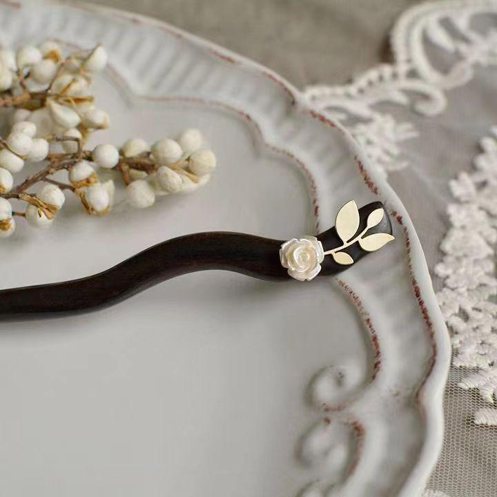 かんざし レディース モダンチャイニーズ 薔薇 ローズリーフ 木製 レトロ 上品 エレガント シンプル 普段使い デイリー 和装 アップヘア まとめ髪 ヘアアクセサリー