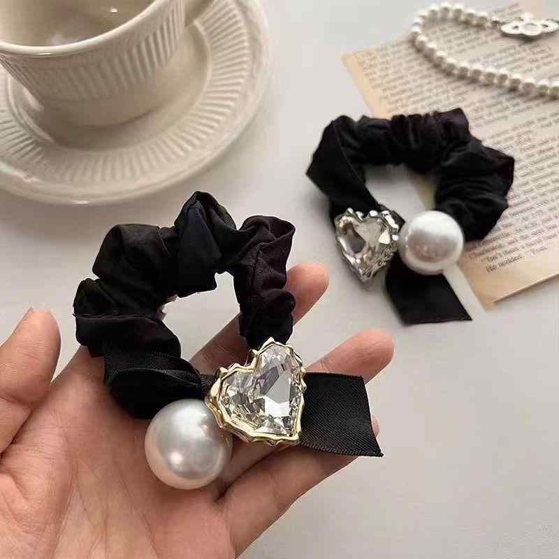 シュシュ レディース 女性用 ハート パール ラインストーン ポニーテール お団子ヘア 上品 エレガント おしゃれ 韓流 韓国風 普段使い オフィス カジュアル 髪飾り ヘアゴム ヘアアクセサリー