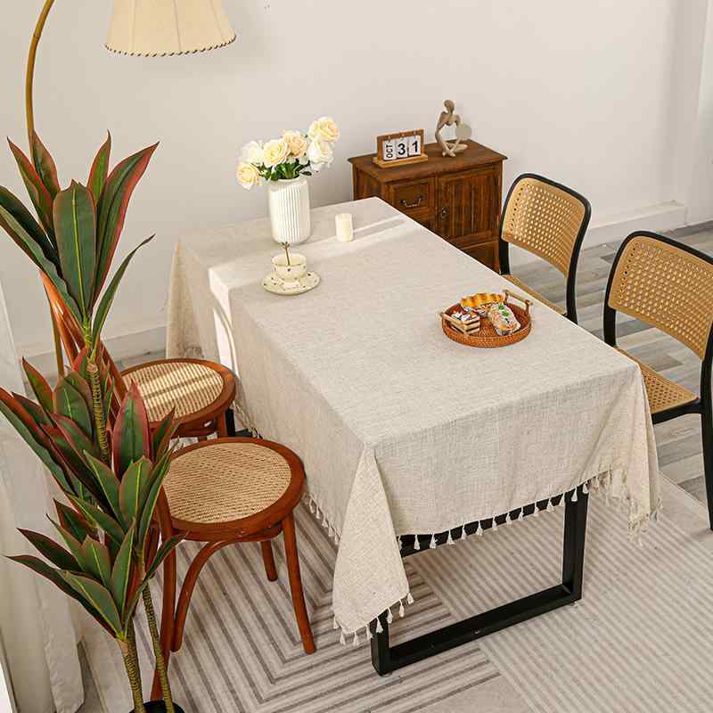テーブルクロス 北欧風 無地 タッセル 高級感 食卓 ダイニング リビング 長方形 ポリエステル製 防水 ..