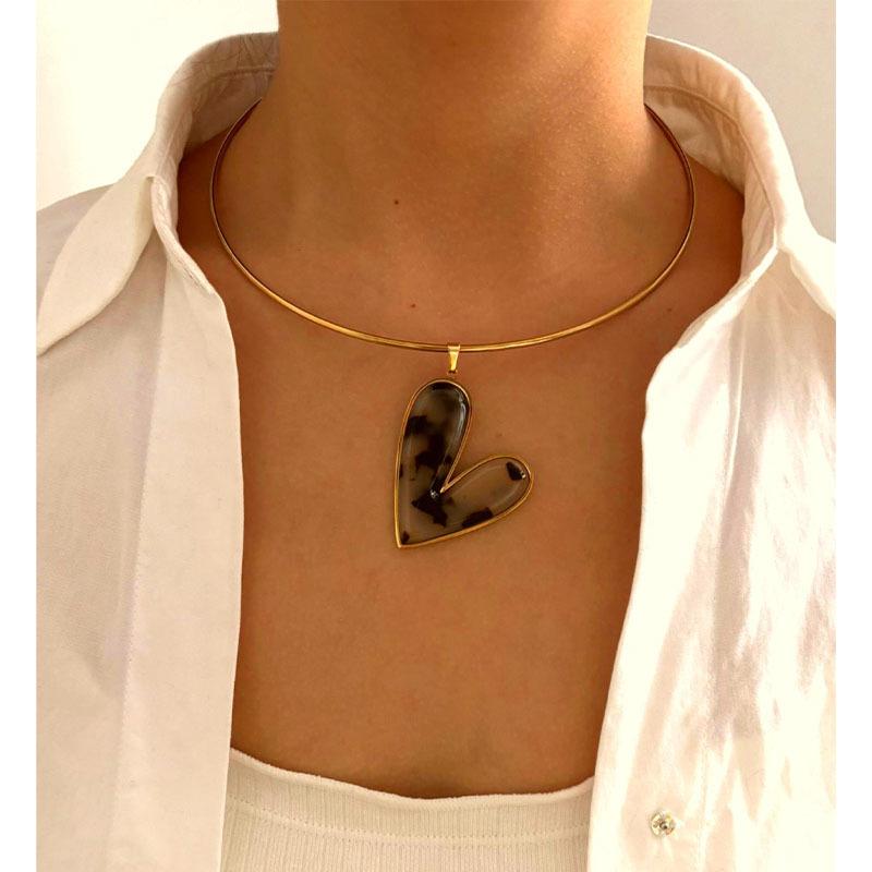 チョーカー レディース ゴールド ステンレス アクリル ヒョウ柄 ハート フラワーチャーム 個性的 モード クール シンプル おしゃれ 洗..