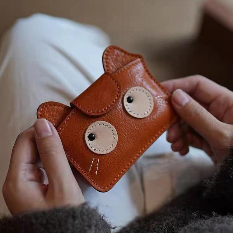 小銭入れ レディース シンプル ネックストラップ付き 首掛け 高級感 かわいい ミニ カードホルダー PUレザー ポーチ 日常使い 普段使い 多機能 ブラック ブラウン ベージュ