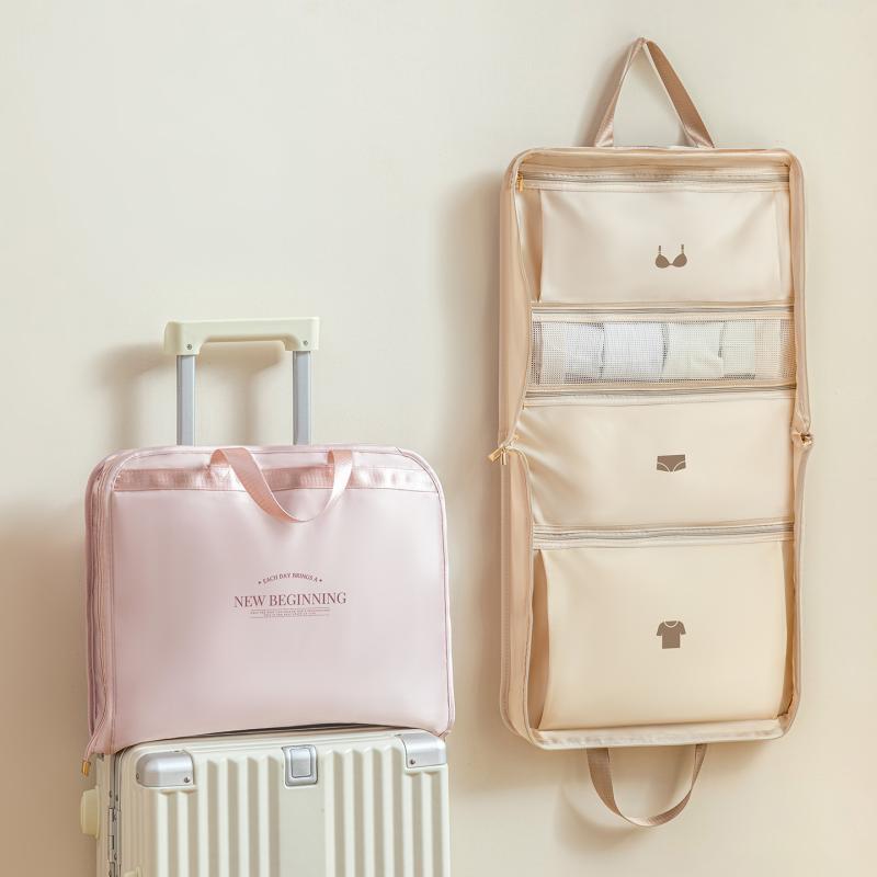 トラベルポーチ 折りたたみ 大容量 仕切り付き 超軽量 旅行 出張 衣類 下着 インナー コスメ ランジェ..