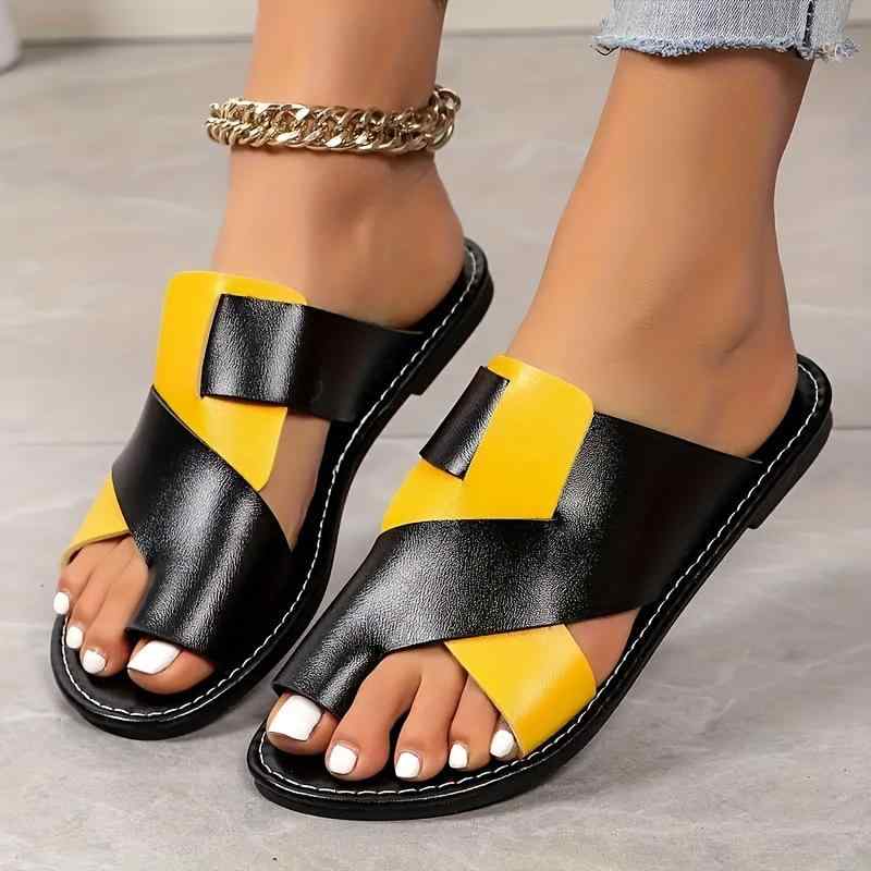 トングサンダル レディース カジュアル フラットソール 大きいサイズ ゆったり 切り替え 配色デザイン 快適 履き心地良い ビーチ リゾート 普段使い 通気性 合成皮革 ゴム底 サマー