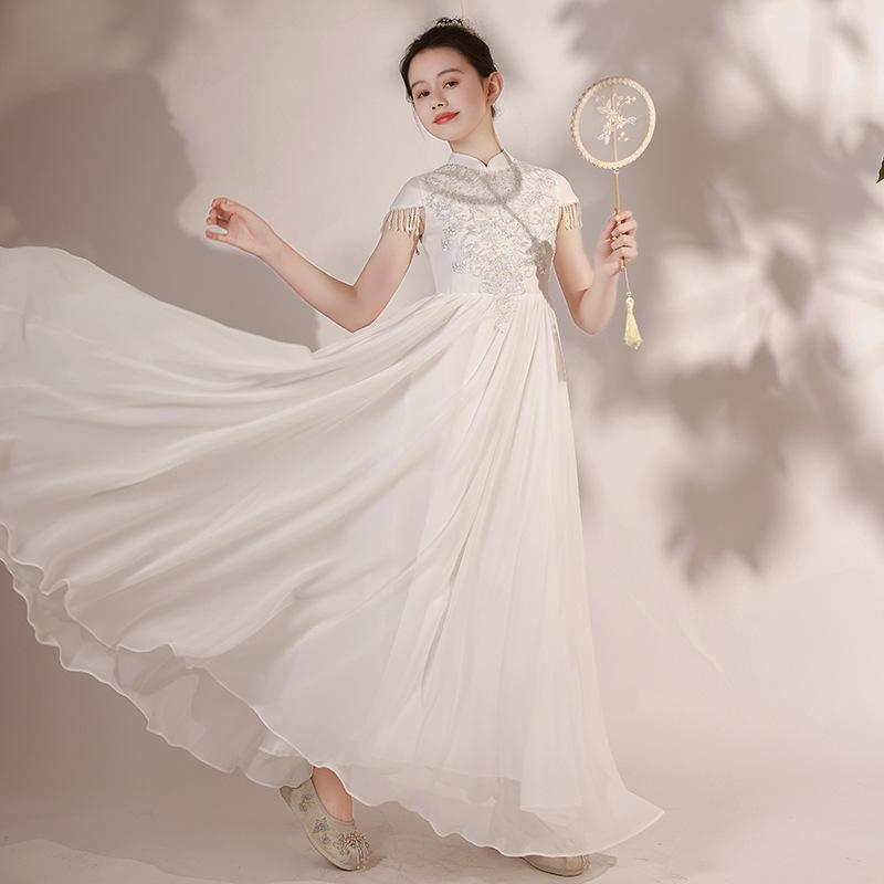 子供用 女の子 チャイナドレス 中国風 古筝 発表会 演奏会 合唱 舞台 衣装 フォーマルドレス 春夏 麻混紡 花柄 ホワイト 柔らかな肌触り