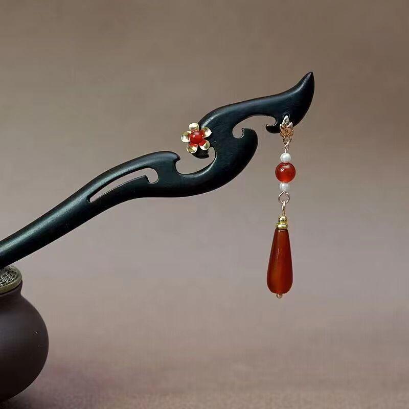 ・カテゴリ: ヘアアクセサリー・素材: 木・スタイル: レトロ・用途: 慶事、誕生日、旅行記念、祝祭日、新築祝い、展覧会、広告宣伝、社内イベント、周年記念、ビジネス贈答、開業祝い、授賞記念、広報企画・カラー展開: レッド（通常木材）、レッド...