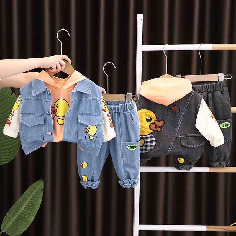 ・カテゴリ: 子供用セットアップ・性別: 男性・スタイル: カジュアル・セットタイプ: パンツセット・セット点数: 3点セット・ギフトボックス内容: 服装・対象年齢: 1〜3歳 (身長80〜100cm)・袖丈: 長袖・フード: あり・丈: 長ズボン・生地加工: 柔軟加工・厚さ: 普通・柄: カートゥーン・主な素材: 綿95%・留め具: シングルボタン・要素: スポーツ、セットアップ、カートゥーン、股部分開閉可能・カラー展開: ブルー、ブラック・サイズ展開: 80cm、90cm、100cm、110cm、120cm