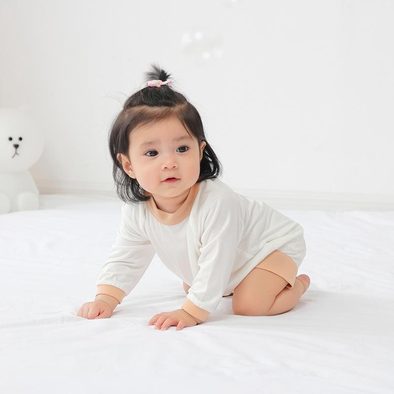 ロンパース ベビー 新生児 男女兼用 半袖 竹繊維 ボディスーツ 肌着 吸湿速乾 接触冷感 無縫製 フラットシーマ 再生繊維 デリケート肌 股下ボタン 普段使い 部屋着 三角デザイン 赤ちゃん服(x2)