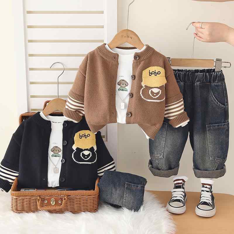 ・カテゴリ: 子供服セット・対象性別: 男児・スタイル: 韓国風・セット種類: パンツセット・セット点数: 3点セット・ギフト内容: 服・対象年齢: 幼児(1〜3歳)・対象シーズン: 春、秋・袖丈: 長袖・フード: なし・パンツ丈: 長ズボン・生地加工: 柔軟加工・厚さ: 普通・商品画像: モデルなし実写・生地名称: 綿・主な生地素材: 綿・主な生地混率: 綿80%・安全等級: B類・留め具: プルオーバー・カラー: ブラウン、ブラック・対応身長: 80cm、90cm、100cm、110cm、120cm