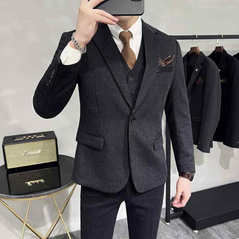 スーツ メンズ 男性用 秋冬 レトロ クラシック ダークチェック 格子柄 厚手 肉厚 柔らか ソフトタッチ ウール 羊毛 メルトン 混紡 ワンボタン スリーピース セットアップ スリムフィット ビジネス オフィス 通勤 ダークグレー