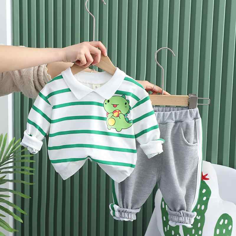 ・性別: 男児・スタイル: 韓国風・セット内容: パンツセット・対象年齢: 幼児(1〜3歳)・パンツ丈: ロング丈・主な素材: 綿95%・色展開: グリーンストライプ恐竜、ブルーストライプ恐竜・サイズ展開: 80cm, 90cm, 100cm, 110cm・カテゴリ: キッズセットアップ