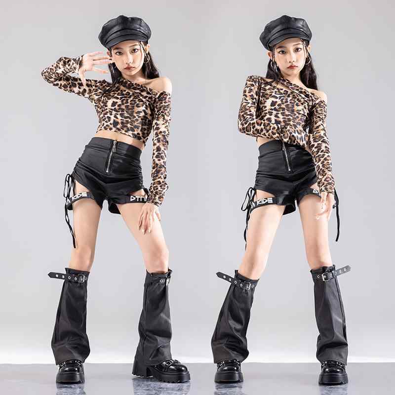 ダンス 衣装 キッズ 女の子 女児 小学生 中高生 ジャズダンス ヒップホップ ストリートダンス 発表会 舞台 パフォーマンス イベント 練習着 オフショルダー ヒョウ柄 長袖 トップス レザー ショートパンツ 綿 コットン ブラック ファッション