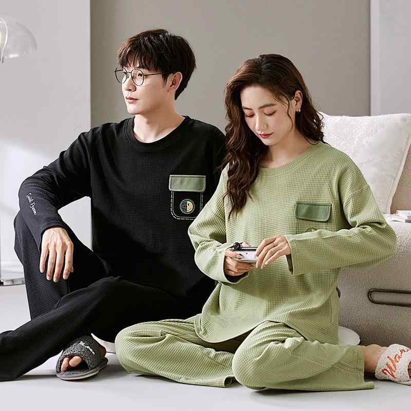 ・カテゴリ: セットアップ・スタイル: カートゥーン・主な素材: 綿 30-50%・生地厚: 中程度 (181-200g/平米)・ネックライン: クルーネック・袖丈: 長袖・丈: ロングパンツ・機能: リラックス、通気性、睡眠、伸縮性、部屋着、快適、外出可・シーン: 部屋着・サイズ展開: レディースM,L,XL,XXL、メンズL,XXL,3XL