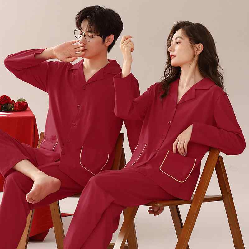 ・カテゴリ: セットアップ・主な素材: 綿95%以上・スタイル: カーディガン、上質感・厚さ: 中程度 (約181-200g/平方メートル)・ネックライン: 襟付き、ポロ襟・袖丈: 長袖・丈: 長ズボン・機能: リラックス、通気性、睡眠、伸縮性、抗菌、ルームウェア、保温、涼感、快適、ワンマイルウェア・適合シーズン: オールシーズン・シーン: アウトドア、ルームウェア、ホテル、ウェディング・カラー展開: 大赤、ワインレッド・サイズ展開: M、L、XL、XXL、XXXL