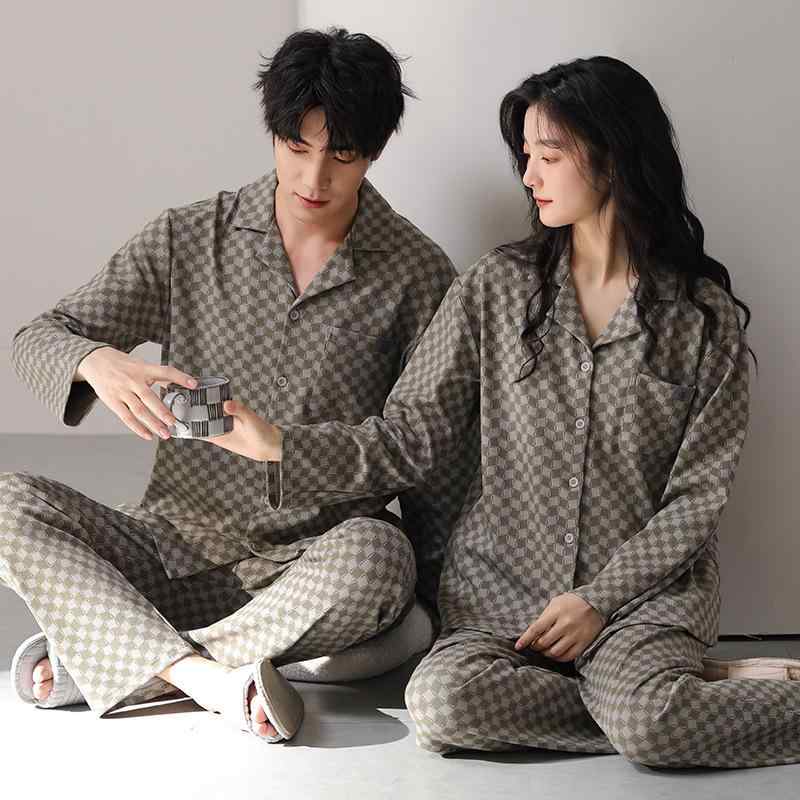 ・カテゴリ: パジャマ・主な素材: 綿95～100%・スタイル: 開襟、シンプルカジュアル・厚さ: 中程度 (約181-200g/平方メートル)・ネックライン: 襟付き・袖丈: 長袖・丈: 長ズボン・機能: リラックス、通気性、睡眠、入浴、部屋着、涼感、快適、外出可能・シーン: アウトドア、部屋着、ホテル、ウェディング・サイズ展開: レディースM, L, XL, XXL、メンズL, XL, XXL, XXXL