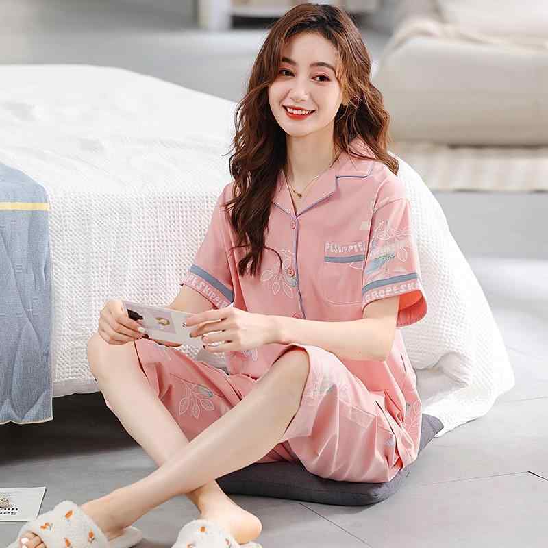 ・カテゴリ: セットアップ・主な素材: 綿90-95%・厚さ: 薄手・ネックライン: 小さな襟・パンツ丈: 七分丈・機能: カジュアル、睡眠、ルームウェア、快適、普段着・着用シーン: アウトドア、ホーム・カラー展開: ラベンダーピンク、ブルー、ピンクチェック、グリーンチェック・サイズ展開: M, L, XL, XXL・スタイル: スウィートカジュアル