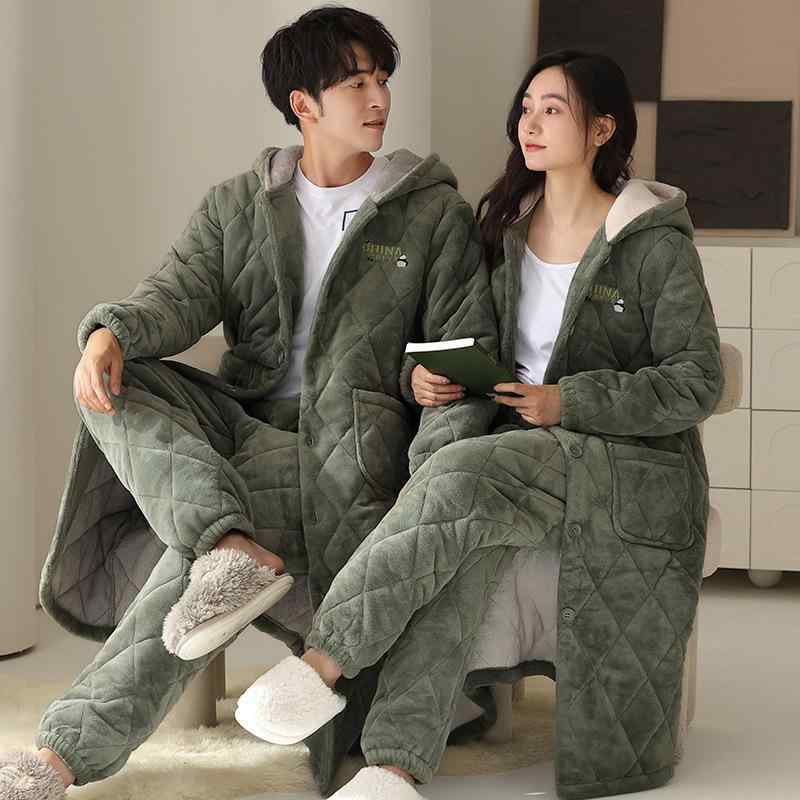 ・カテゴリ: セットアップ・主な素材: 玉狐ベルベット中綿 (ポリエステル90-95%)・ネックライン: フード付き・袖丈: 長袖・丈: ロングパンツ・機能: カジュアル、ホームウェア、快適、アウターにも・適用シーズン: 冬、春、秋・シーン: アウトドア、ホーム・サイズ展開: M、L、XL、XXL、XXXL、XXXXL・スタイル: エレガント