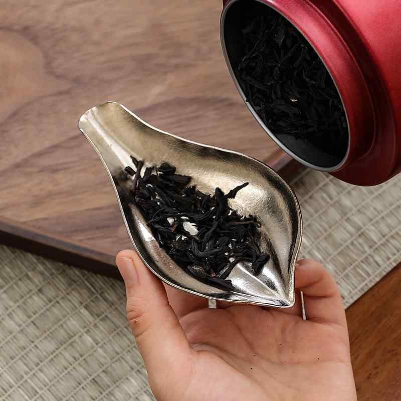 茶道具 純チタン 蓮弁型 デザイン 茶則 醒茶器 茶葉スコップ 取り分け器 スタイリッシュ 銘茶 お茶会 来客用 和モダン 高級感 2点セット