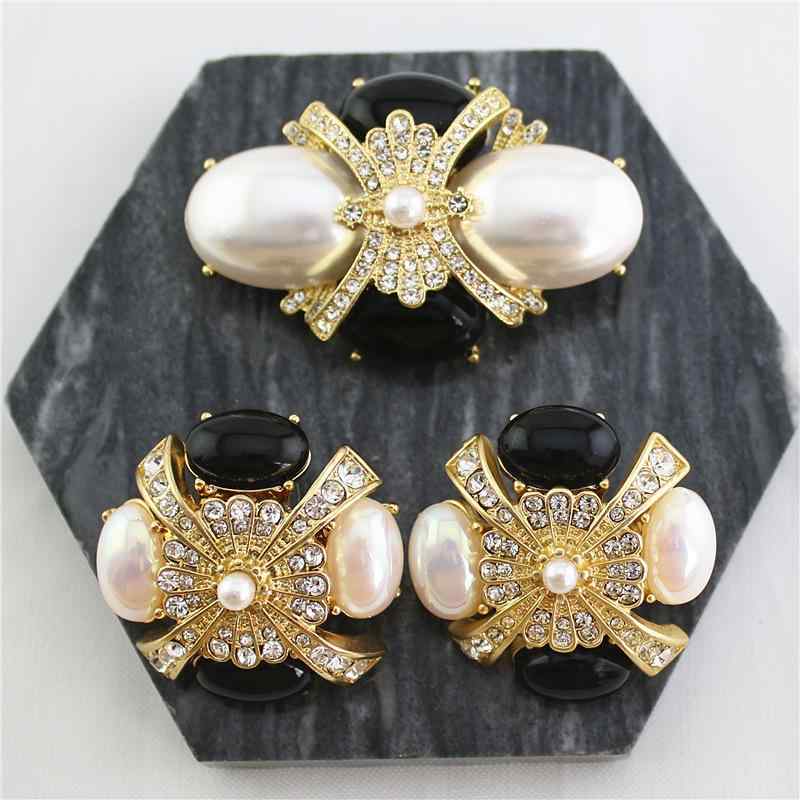 セット ユニセックス ヴィンテージ フレンチ 豪華 マベパール 幻彩パール ラインストーン ブローチ 二層ピアス オーバル 文芸レトロ 亜鉛合金 電気メッキ加工