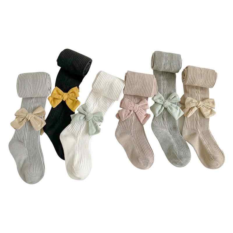 ・カテゴリ: 子供用タイツ・主な素材: 綿75%・性別: 女児用・厚さ: 中厚・機能: 通気性・加工: ジャカード織り・柄: ストライプ、無地・デザイン要素: ストライプ、リボン、股開き可能・カラー展開: ホワイト、ブラック、ピンク、グレー、カーキ、青みがかったグレー・サイズ展開: XS(身長65-75cm、股開き可能)、S(身長75-90cm、股開き可能)、M(身長90-100cm)、L(身長100-115cm)、XL(身長115-125cm)、XXL(身長125-135cm)・対象年齢: 1〜3歳 (身長80〜100cm)