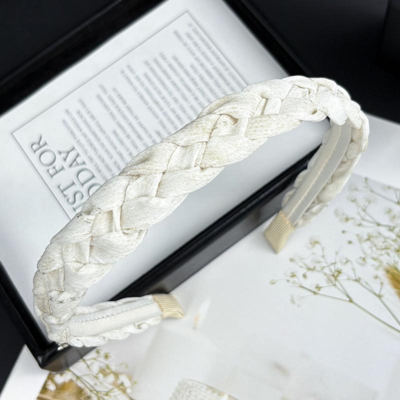 カチューシャ レディース 女性用 エレガント シンプル 上品 ツイスト 編み込み 立体感 小顔効果 布製 ファブリック ハンドメイド 清潔感 通勤 オフィス デイリーユース 洗顔 ホワイト ライトグレー