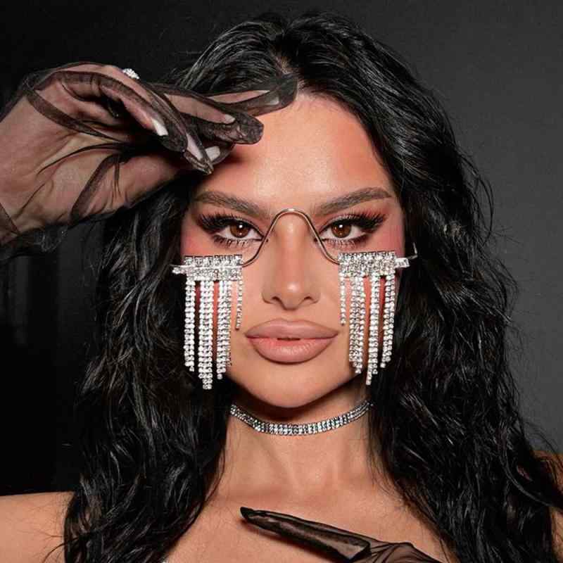 伊達メガネ レディース タッセル ラインストーン レンズなし おしゃれ かわいい 写真撮影用 SNS映え フ..