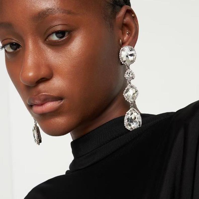 ピアス レディース ジオメトリック サークル ドロップ ラインストーン 揺れる 高級感 エレガント シン..