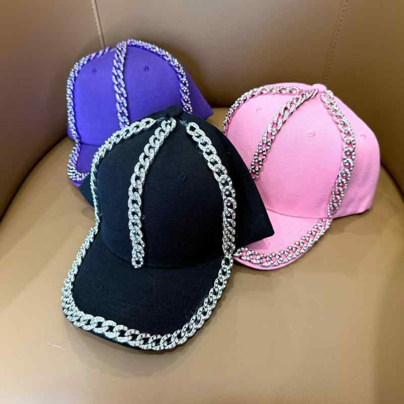 キャップ レディース チェーン ラインストーン Y2K スウィートクール ストリート ギャル ファッション小物 野球帽 帽子 ラウンドトップ カーブバイザー UVカット 日よけ 通気性 普段使い デイリーユース ポリエステル素材 黒 紫 ピンク