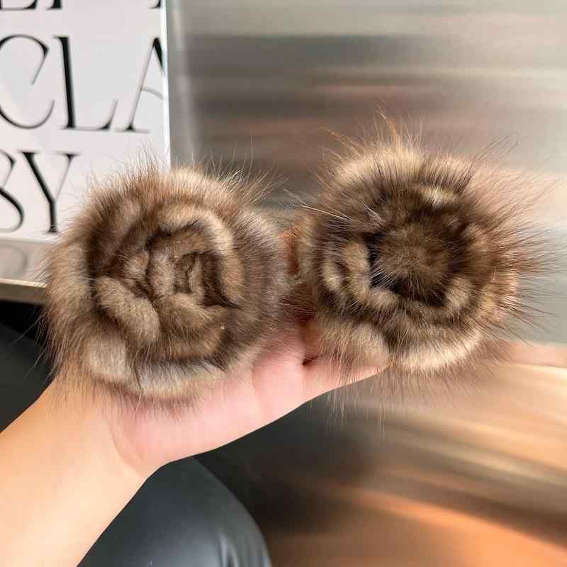 ヘアアクセサリー 女の子 かわいい リアルミンクファー フラワーモチーフ ふわふわ 大ぶり 髪留め ヘアゴム ブローチ