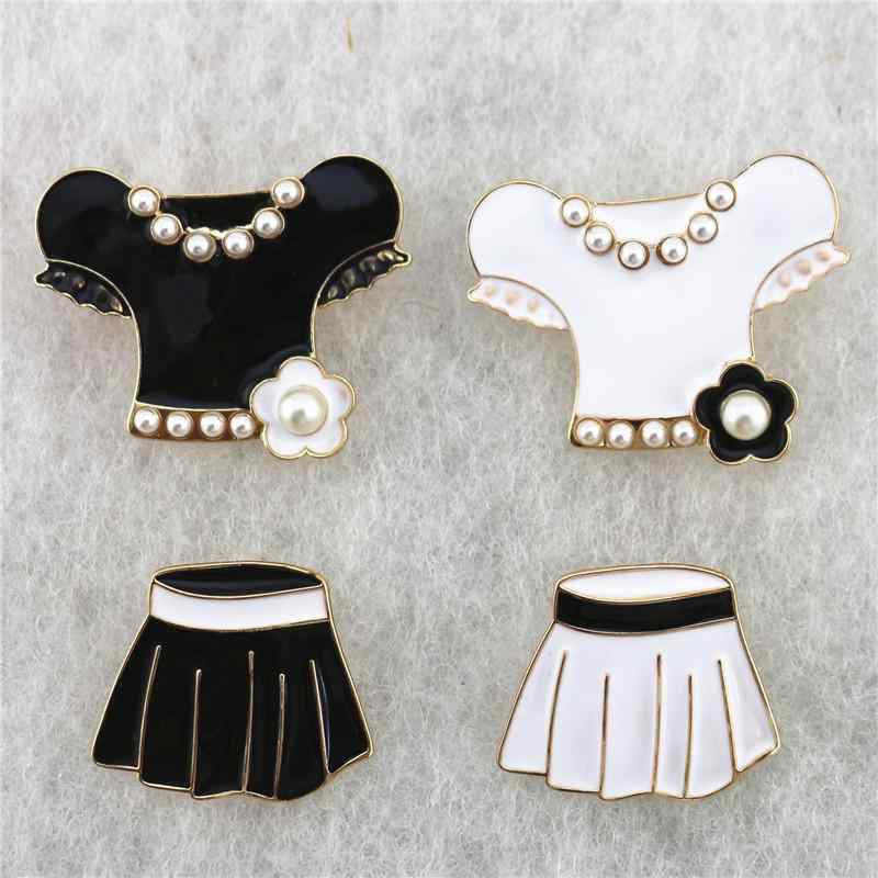 ブローチ ペア レトロ ヴィンテージ パール パール ショートスリーブ ショートスカート モチーフ フラワー 花 エナメル 七宝 モノクロ 白黒 大胆 存在感 コート ジャケット ラペルピン 電気メッキ加工
