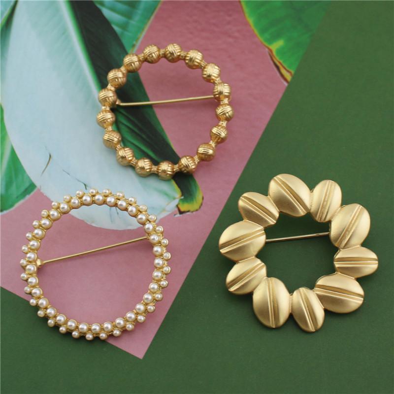 ブローチ 女性用 コーヒー豆モチーフ ラウンド 合金 パール 電気メッキ加工 上品 エレガント 普段使い ..