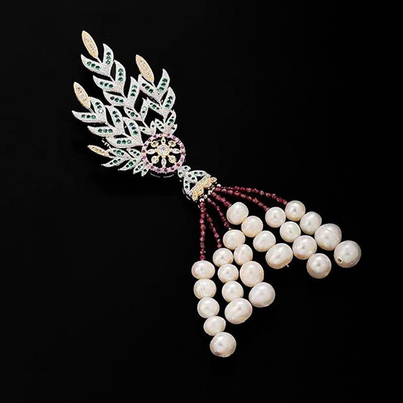ブローチ レディース 銅製 フェザー ジルコニア 人工パール タッセル フラワーモチーフ エレガント 華..