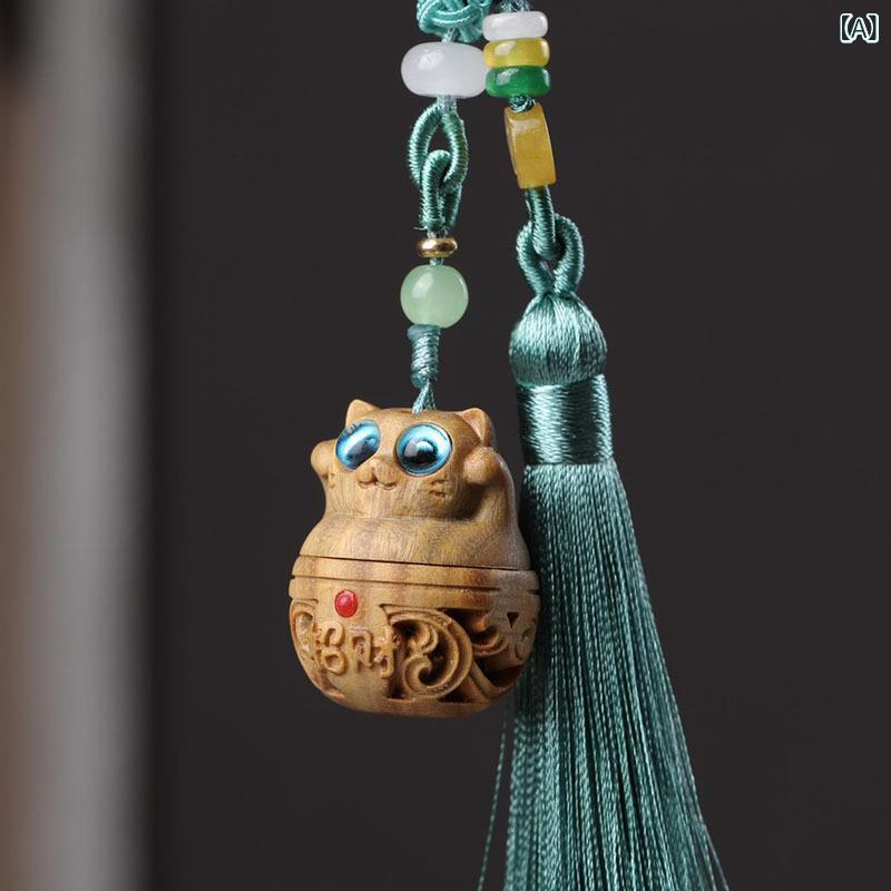 香り袋 アロマディフューザー 緑檀 天然木 彫刻 かわいい 猫 マスコット 車載 吊り下げ キーホルダー ..