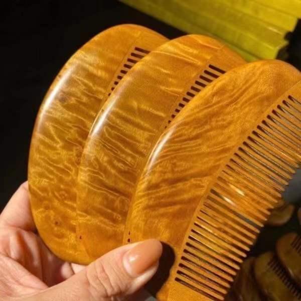 櫛 女性用 金糸楠木 天然木 香り豊かな 三日月型 波模様 ロングヘア用 絡まり防止 静電気防止 艶髪 頭..