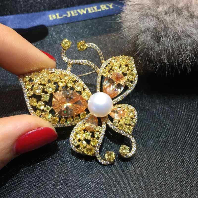 ブローチ レディース 高級感 エレガント 上品 レトロ ヴィンテージ ゴールド 蝶 バタフライ 淡水パール..