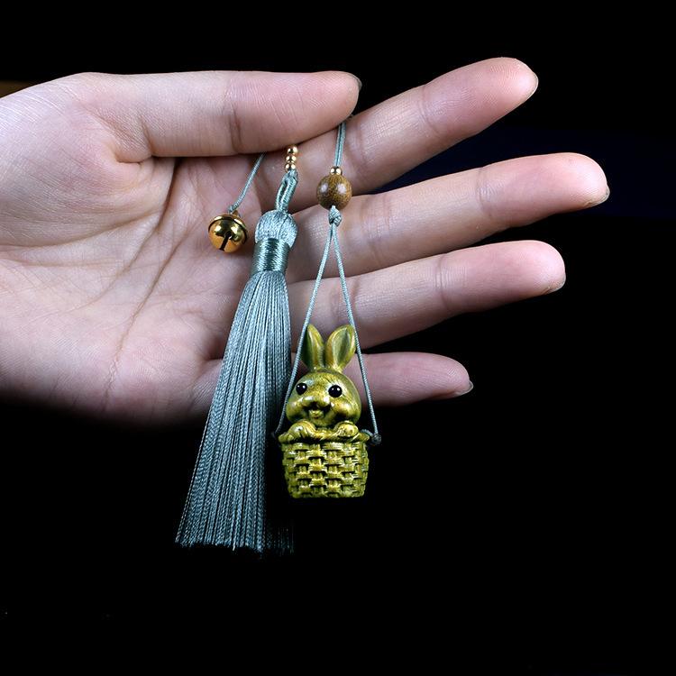 チャーム 緑檀木 紫光檀 木製 彫刻 ウサギ 干支 花かご ハンドメイド DIY アクセサリーパーツ ペンダントトップ キーホルダー ストラップ 縁起物 お守り 和風小物 ギフト プレゼント