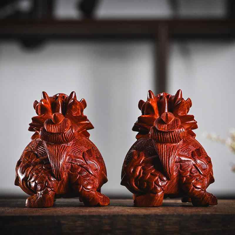 置物 龍亀 レッドサンダルウッド 無垢材 木彫り 精巧 中華風 中国式 手彫り 掌玩 縁起物 風水 ミニチュア オブジェ デスク 玄関 インテリア 飾り 癒し 木製クラフト